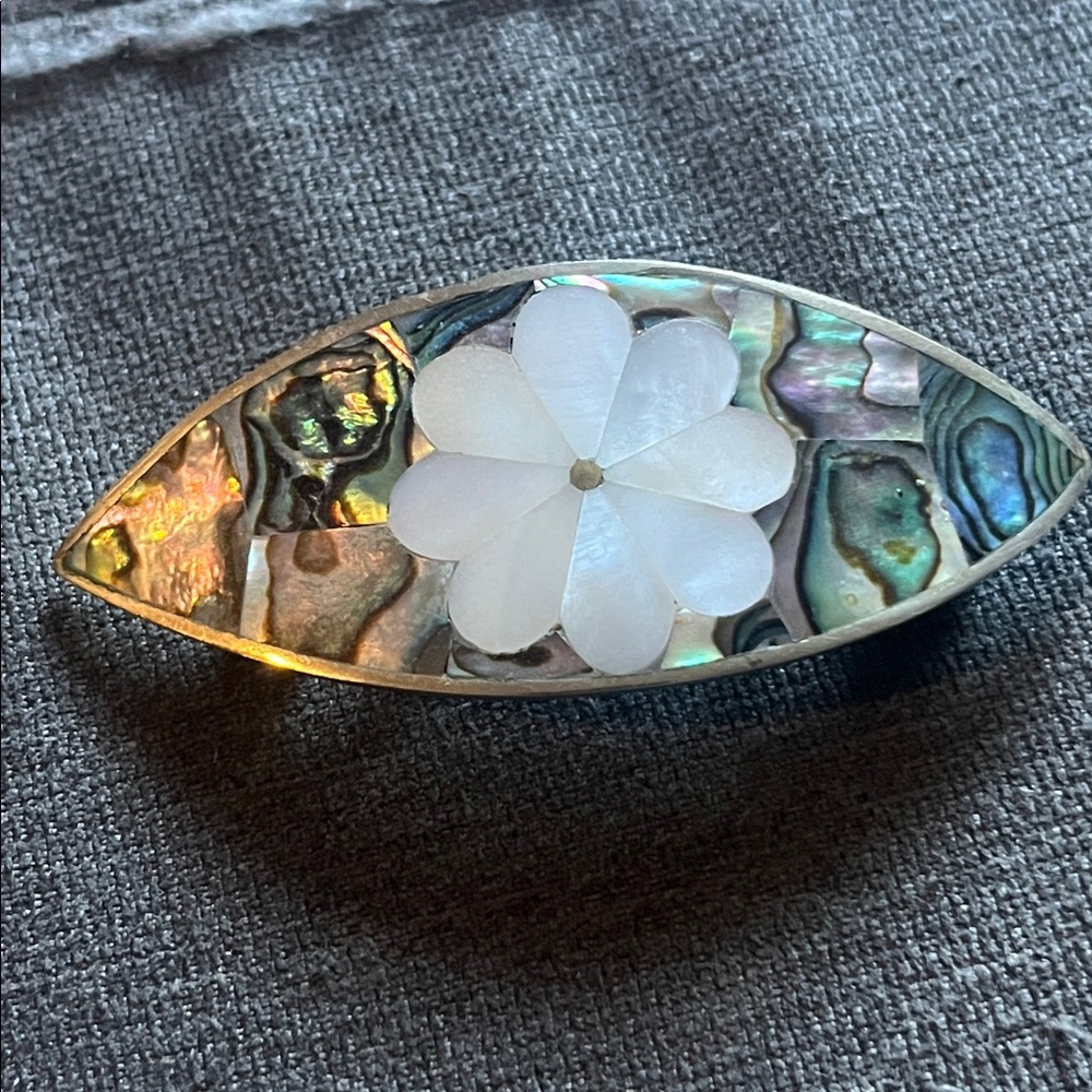 Abalone Shell Barrette with White Flower Inlay - Picture 6 of 12